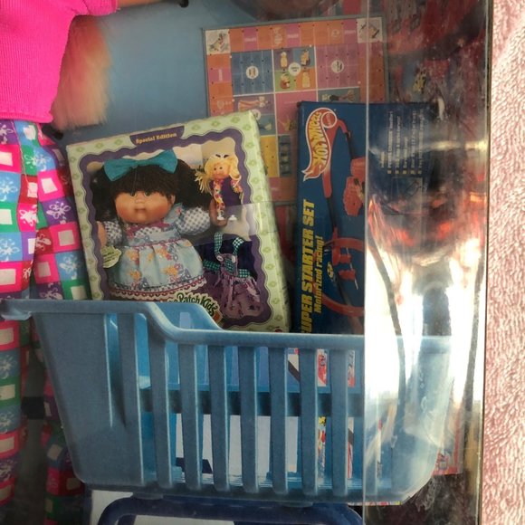 Vtg Toys R Us Barbie 50th Anniversary Doll 1997 Original Packaging Accessories - Picture 2 of 5